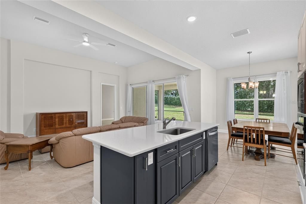 For Sale: $396,000 (2 beds, 2 baths, 1823 Square Feet)
