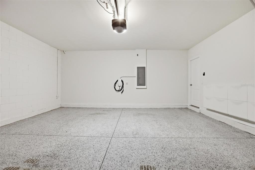For Rent: $2,800 (4 beds, 2 baths, 2526 Square Feet)