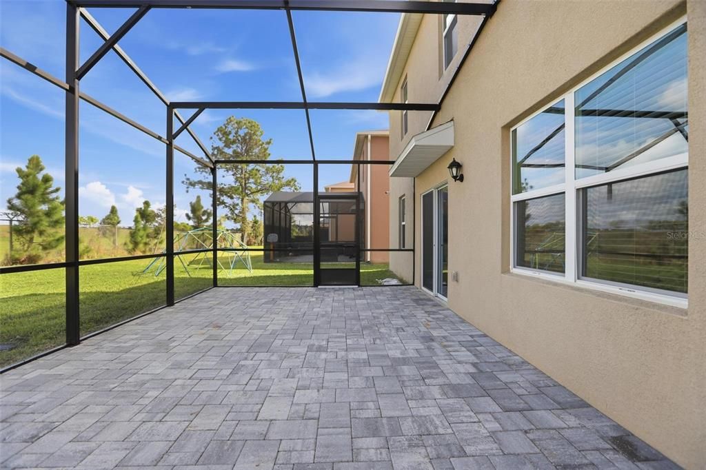 For Rent: $2,800 (4 beds, 2 baths, 2526 Square Feet)