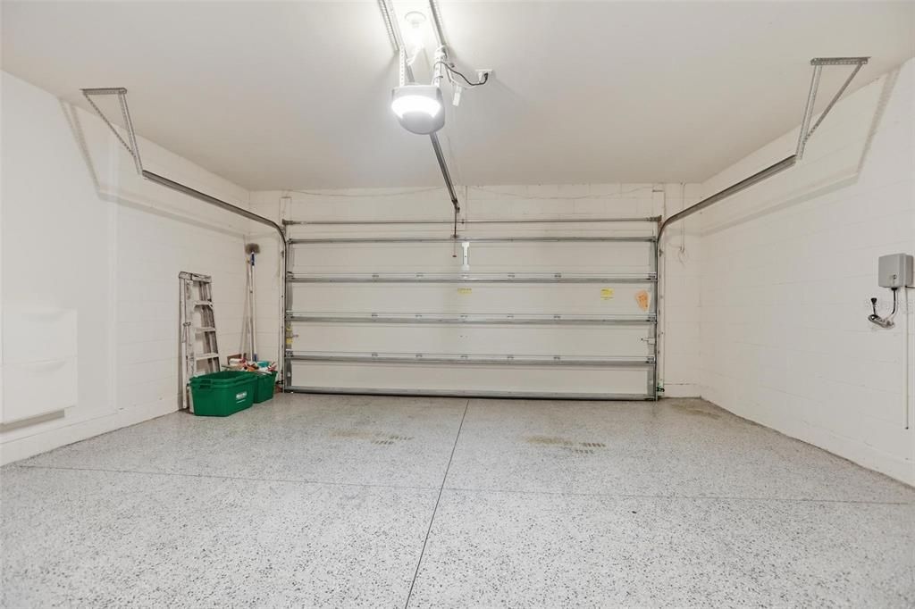 For Rent: $2,800 (4 beds, 2 baths, 2526 Square Feet)