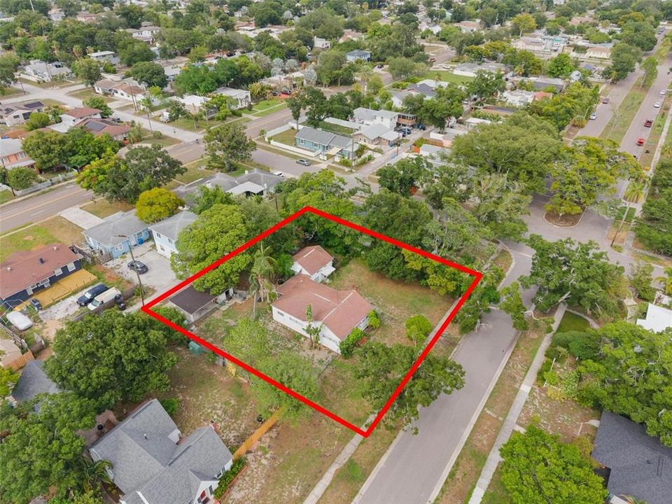 For Sale: $550,000 (5 beds, 3 baths, 1432 Square Feet)