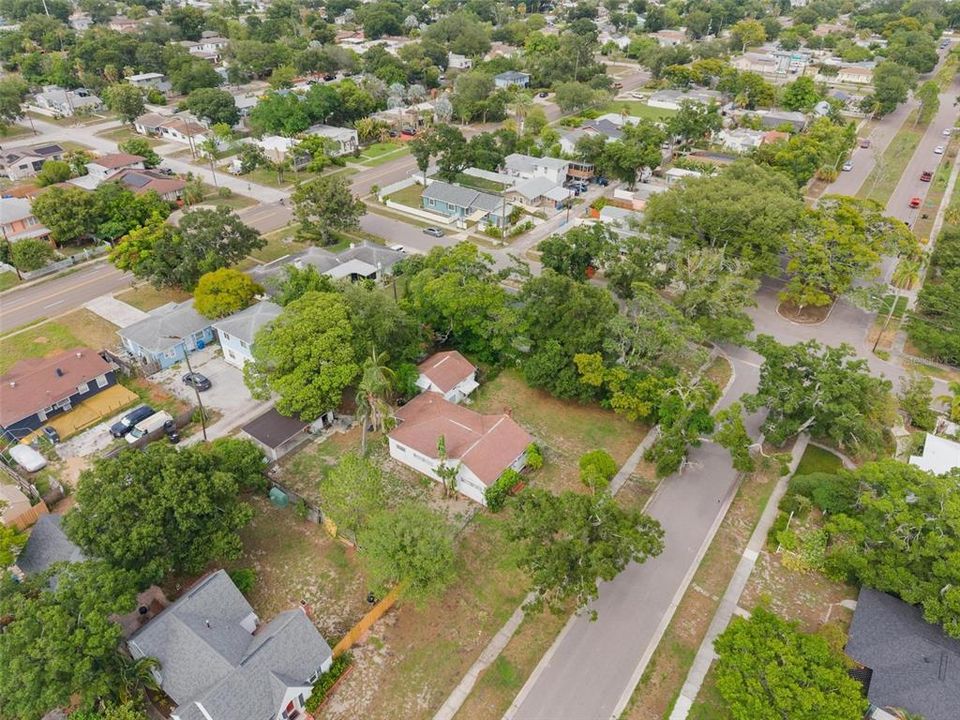 For Sale: $550,000 (5 beds, 3 baths, 1432 Square Feet)