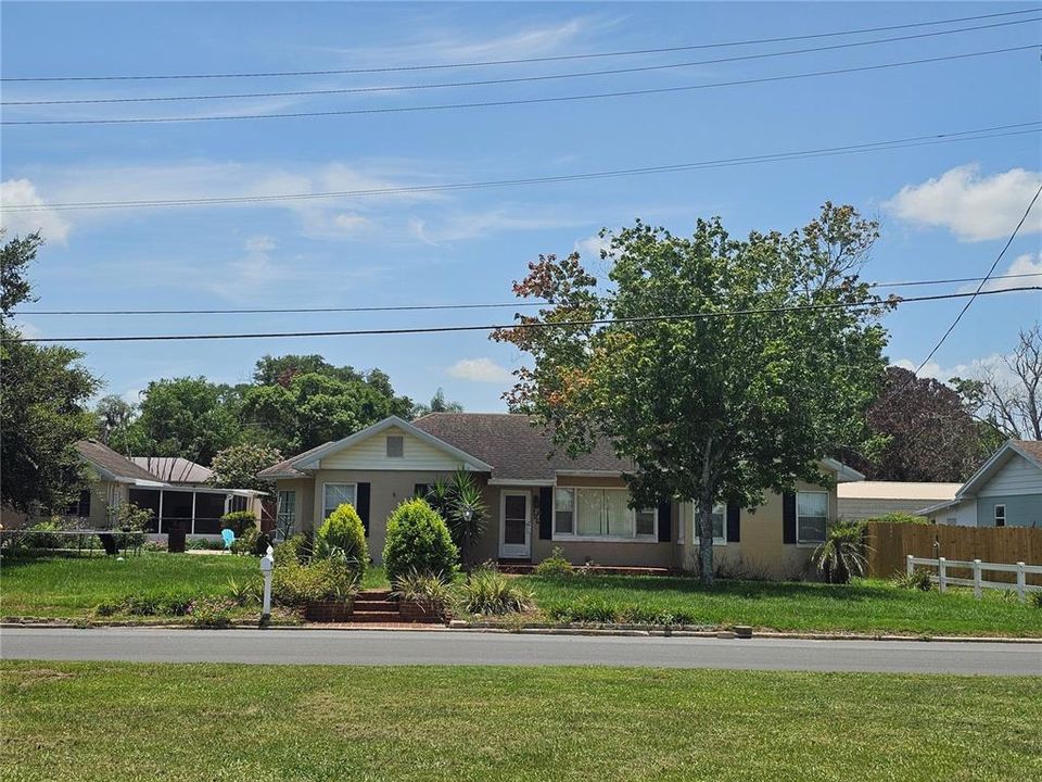 For Sale: $295,000 (3 beds, 2 baths, 1925 Square Feet)