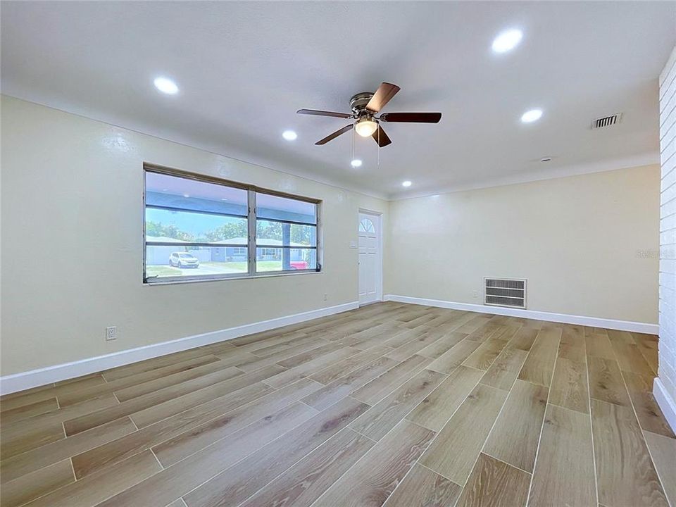 For Sale: $485,000 (3 beds, 2 baths, 1488 Square Feet)