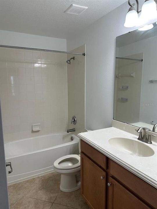 En Renta: $2,650 (4 camas, 2 baños, 2428 Pies cuadrados)