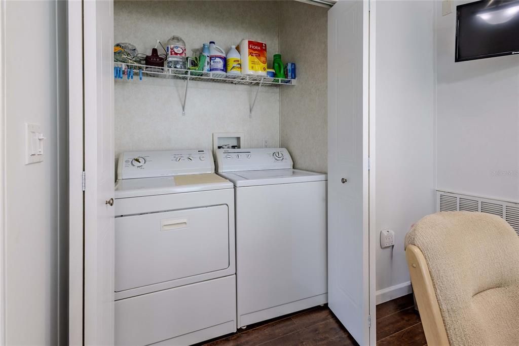 En Venta: $249,000 (2 camas, 2 baños, 1269 Pies cuadrados)