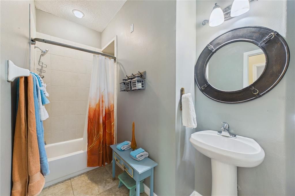 En Venta: $392,500 (3 camas, 2 baños, 1870 Pies cuadrados)