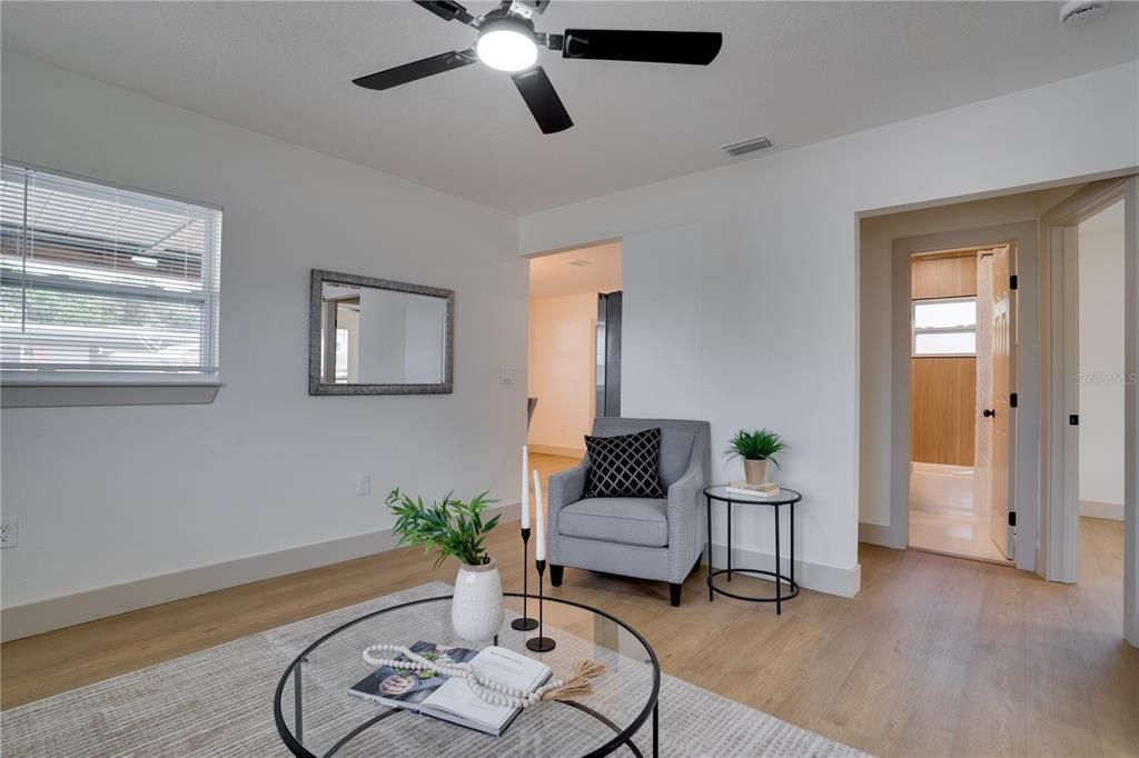 For Sale: $289,000 (2 beds, 1 baths, 776 Square Feet)