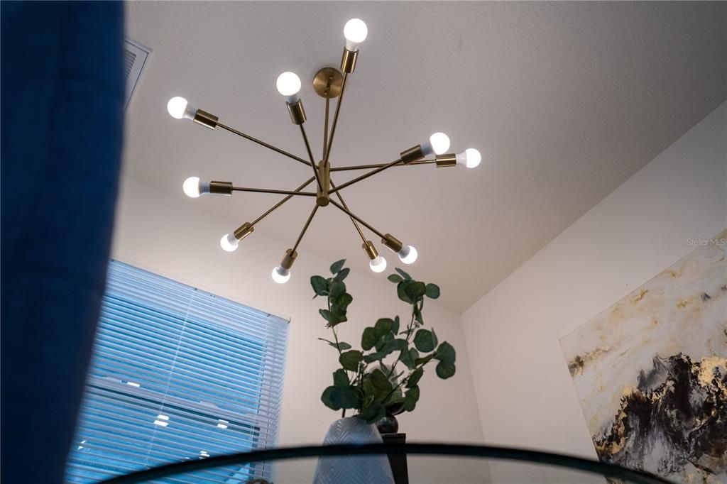For Sale: $289,000 (2 beds, 1 baths, 776 Square Feet)