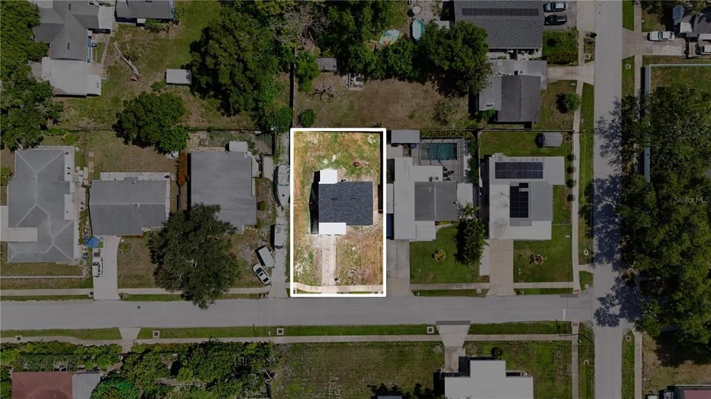 For Sale: $289,000 (2 beds, 1 baths, 776 Square Feet)