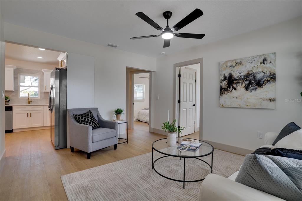 For Sale: $289,000 (2 beds, 1 baths, 776 Square Feet)