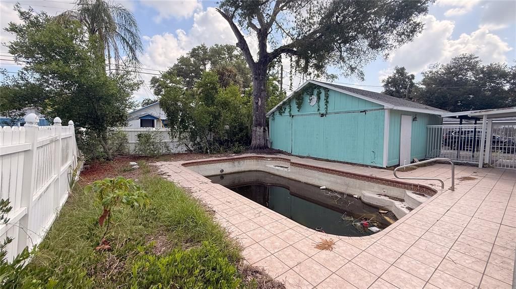 For Sale: $349,900 (4 beds, 2 baths, 2195 Square Feet)
