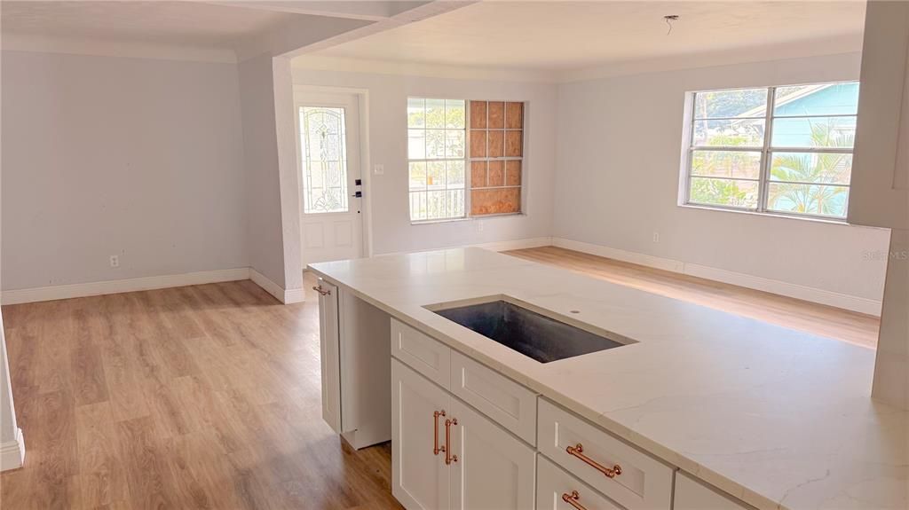 For Sale: $349,900 (4 beds, 2 baths, 2195 Square Feet)