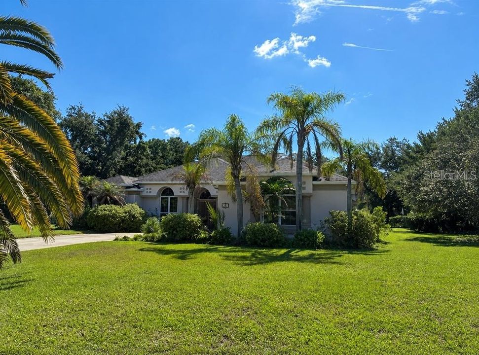 En Venta: $875,000 (4 camas, 2 baños, 2498 Pies cuadrados)