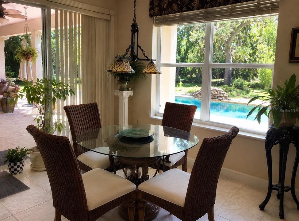 En Venta: $875,000 (4 camas, 2 baños, 2498 Pies cuadrados)