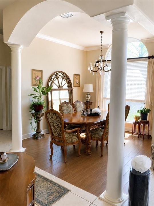 En Venta: $875,000 (4 camas, 2 baños, 2498 Pies cuadrados)
