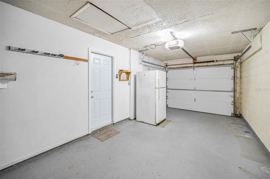 На продажу: $330,000 (2 спален, 1 ванн, 848 Квадратных фут)