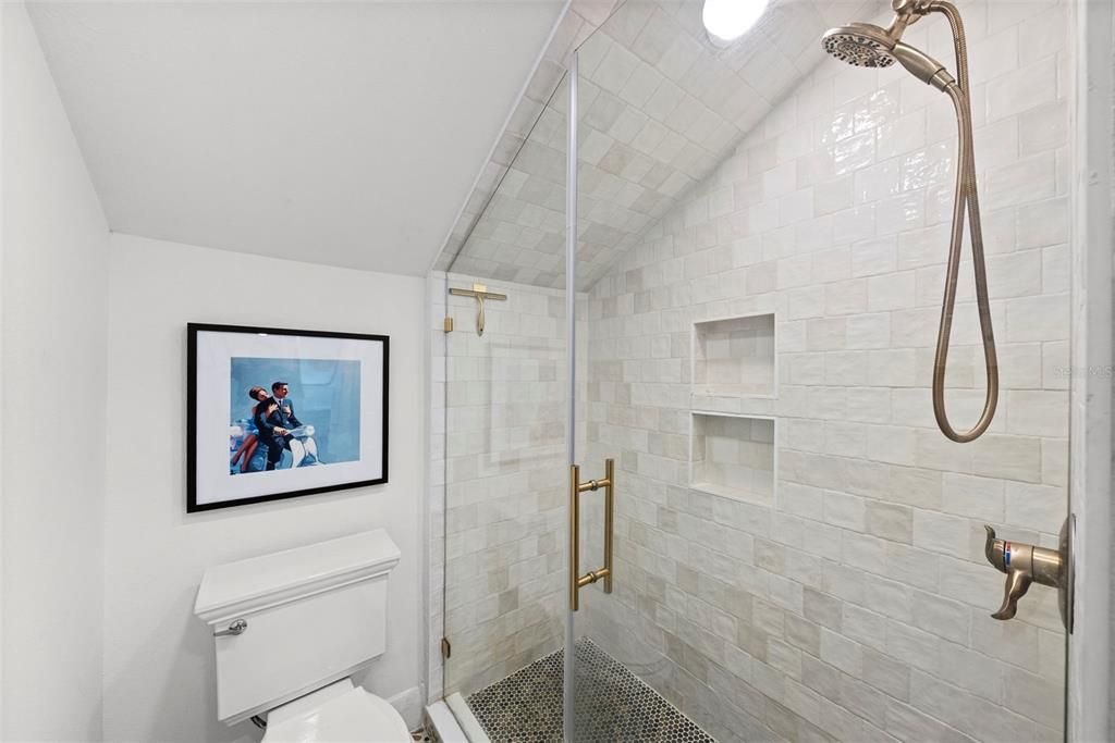 En Venta: $699,000 (2 camas, 2 baños, 1824 Pies cuadrados)
