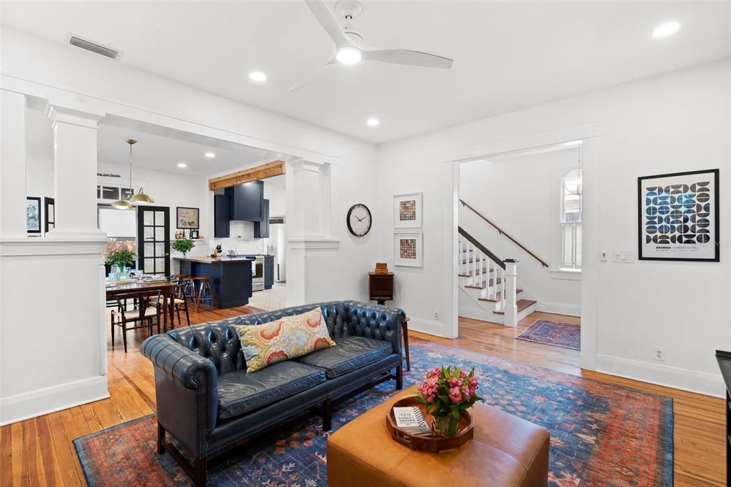 En Venta: $699,000 (2 camas, 2 baños, 1824 Pies cuadrados)