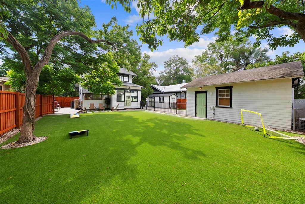 En Venta: $699,000 (2 camas, 2 baños, 1824 Pies cuadrados)