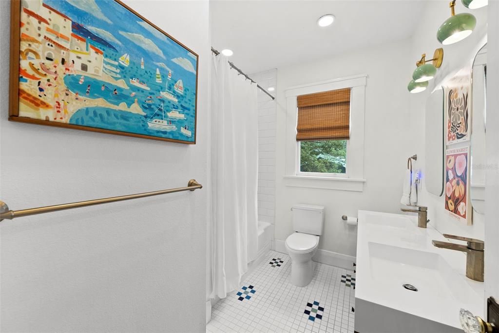 En Venta: $699,000 (2 camas, 2 baños, 1824 Pies cuadrados)