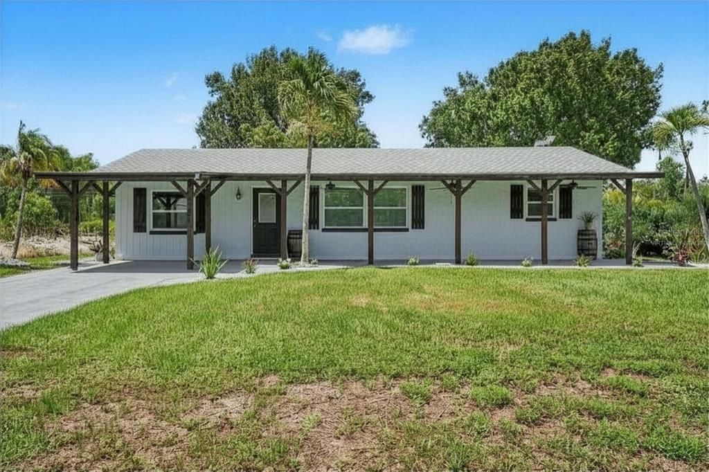 For Sale: $469,000 (5 beds, 4 baths, 2372 Square Feet)