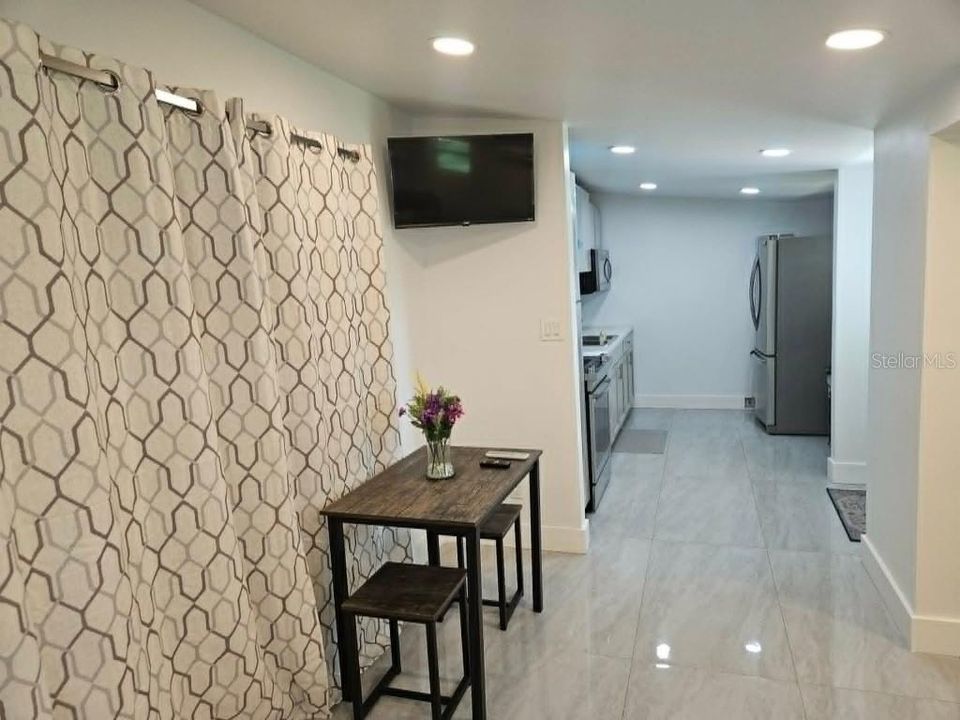 For Sale: $469,000 (5 beds, 4 baths, 2372 Square Feet)