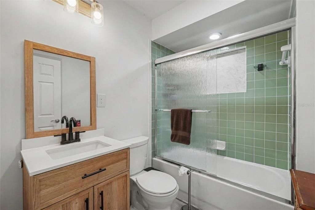 For Sale: $469,000 (5 beds, 4 baths, 2372 Square Feet)