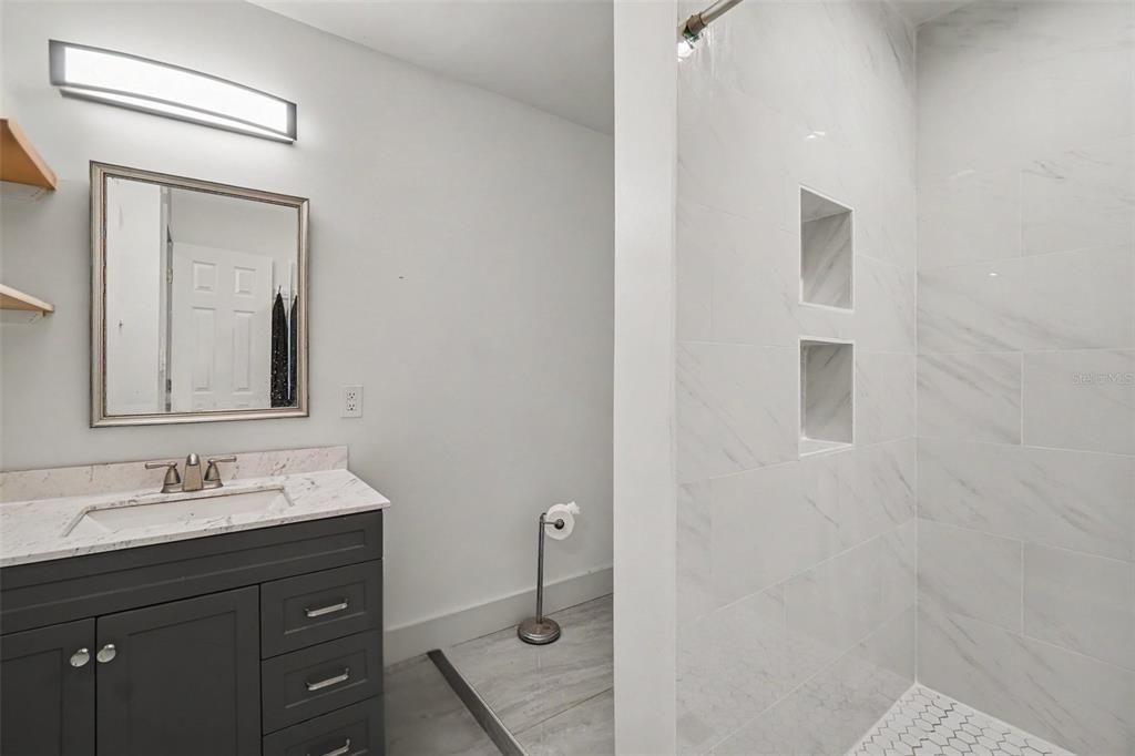 For Sale: $469,000 (5 beds, 4 baths, 2372 Square Feet)