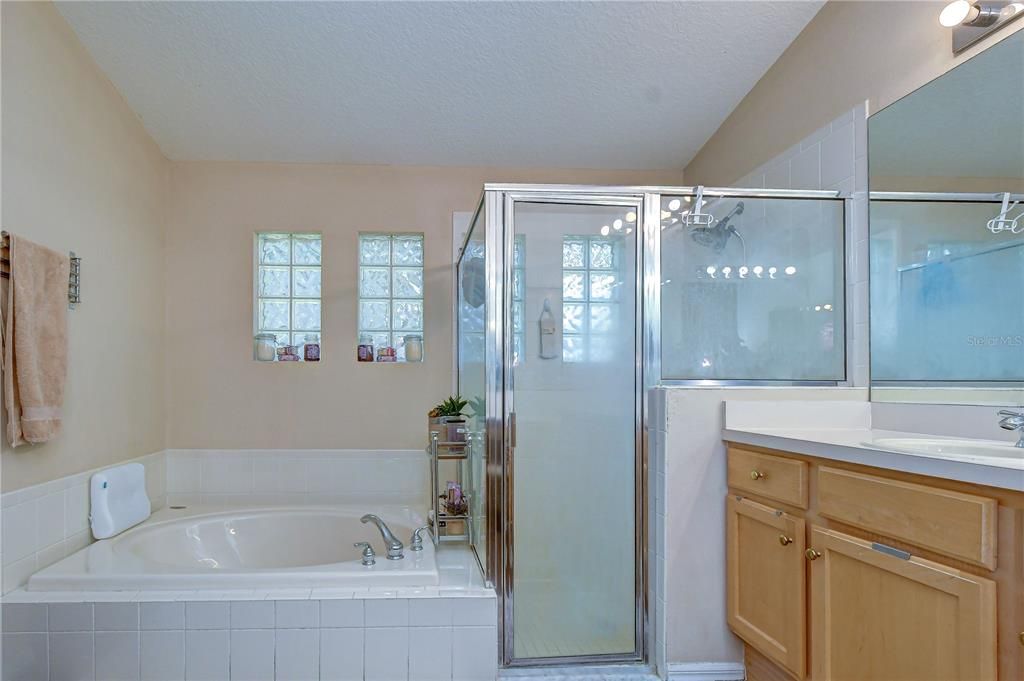 For Sale: $725,000 (4 beds, 3 baths, 2611 Square Feet)