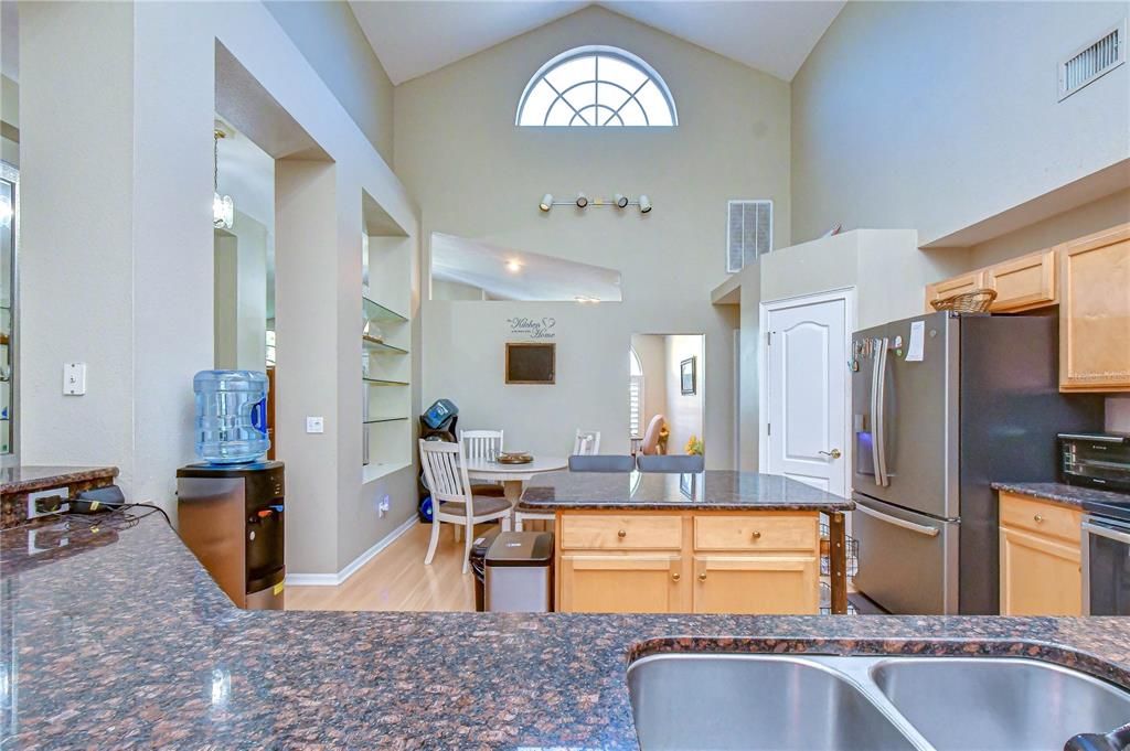 For Sale: $725,000 (4 beds, 3 baths, 2611 Square Feet)