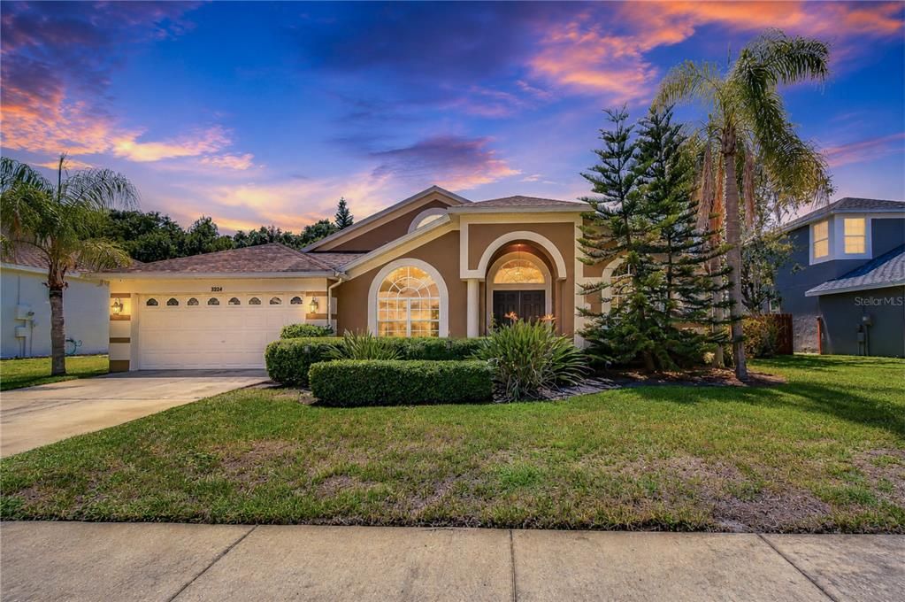 For Sale: $725,000 (4 beds, 3 baths, 2611 Square Feet)