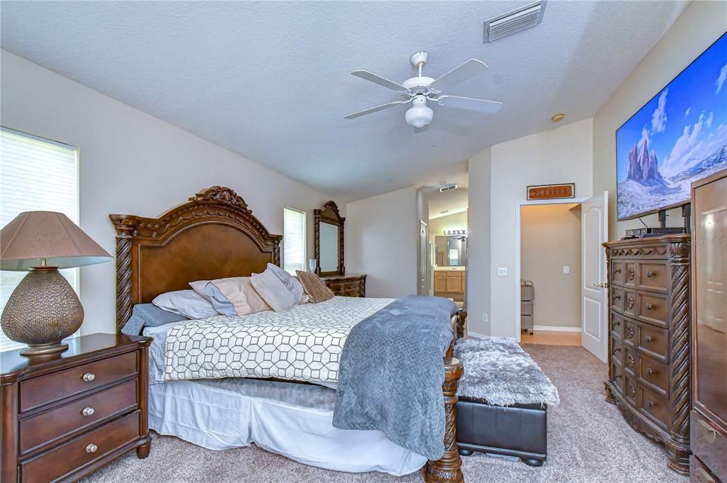 For Sale: $725,000 (4 beds, 3 baths, 2611 Square Feet)