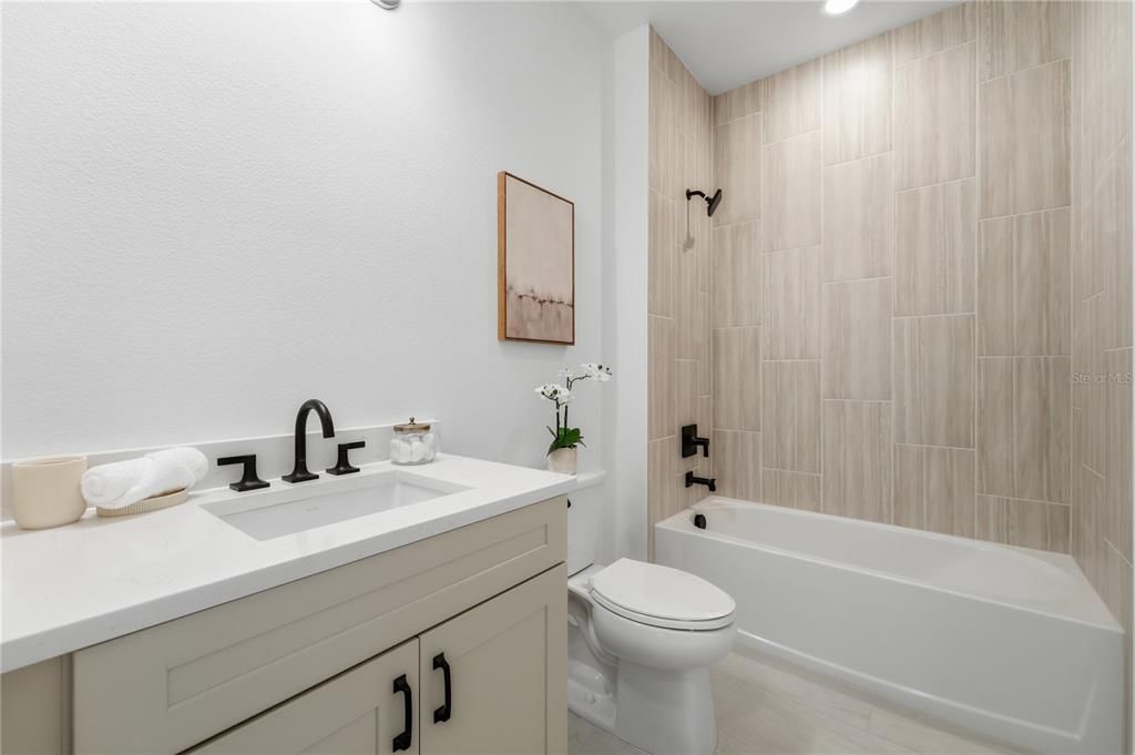 En Venta: $615,000 (3 camas, 2 baños, 2235 Pies cuadrados)