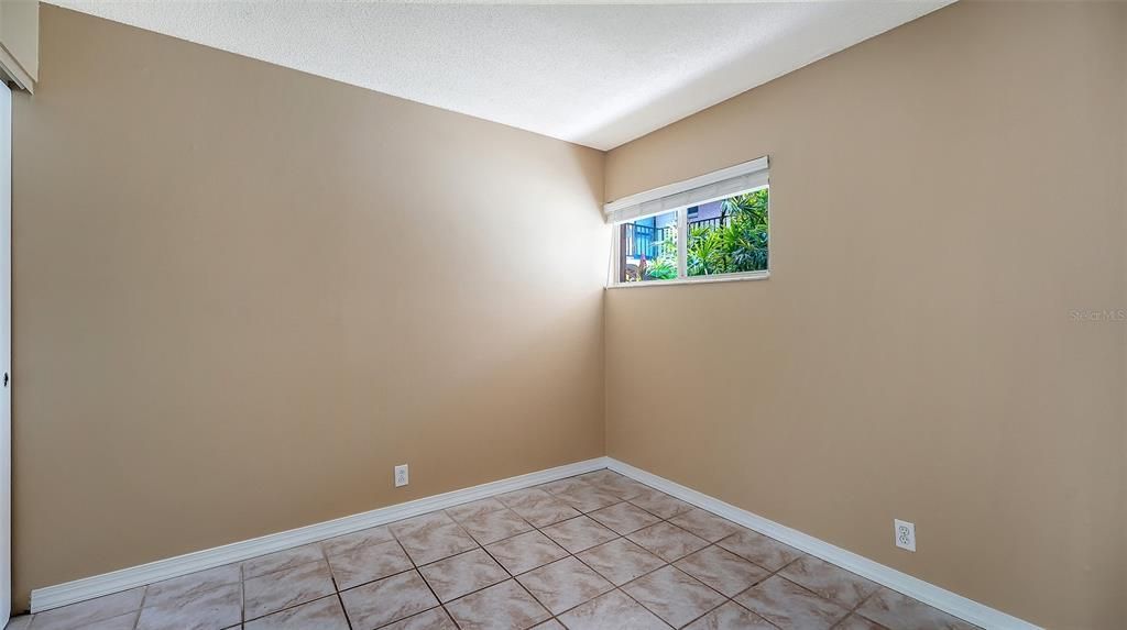 For Sale: $143,500 (2 beds, 2 baths, 874 Square Feet)