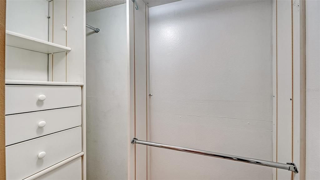For Sale: $143,500 (2 beds, 2 baths, 874 Square Feet)