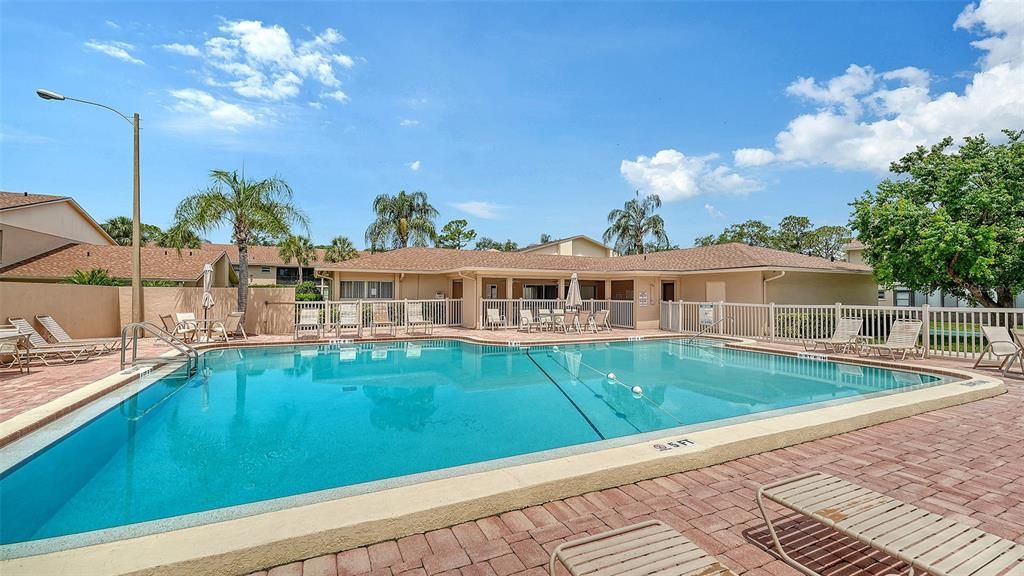For Sale: $143,500 (2 beds, 2 baths, 874 Square Feet)