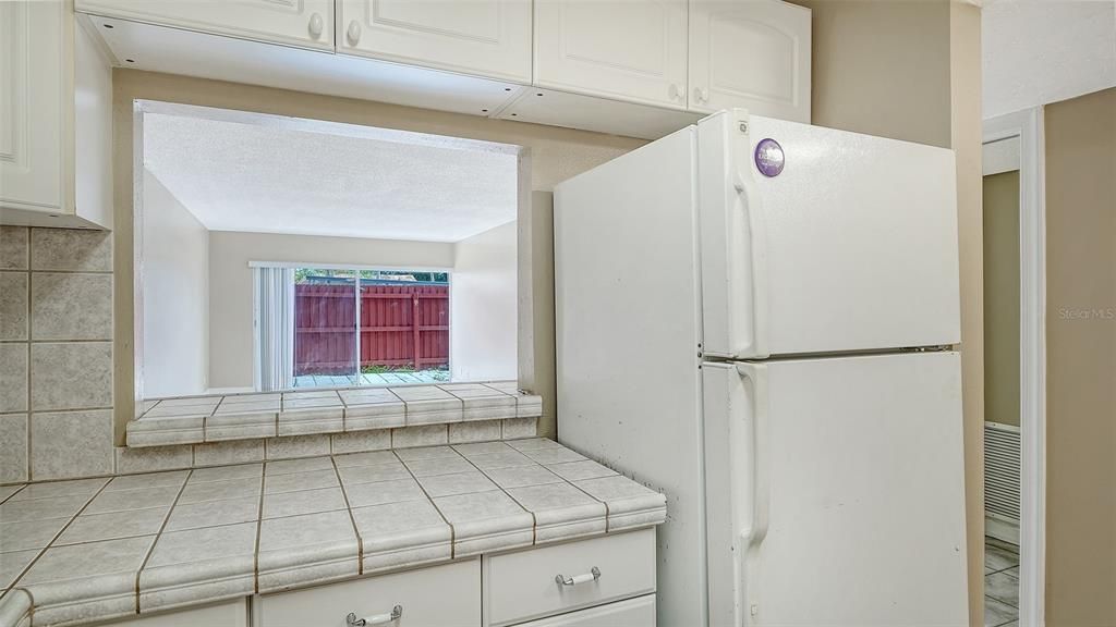 For Sale: $143,500 (2 beds, 2 baths, 874 Square Feet)