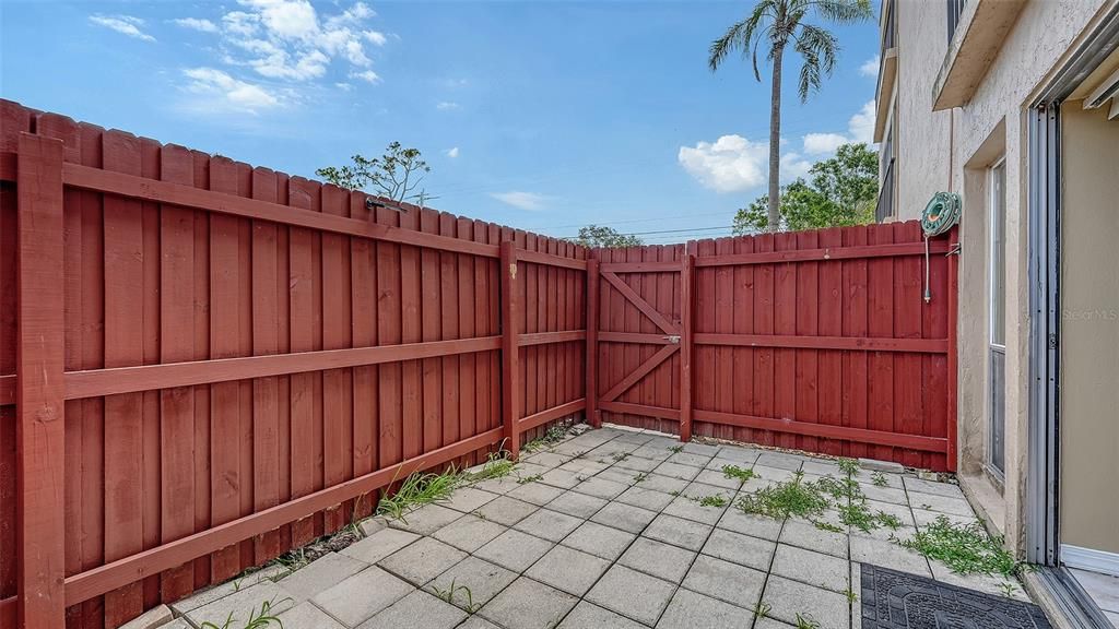 For Sale: $143,500 (2 beds, 2 baths, 874 Square Feet)