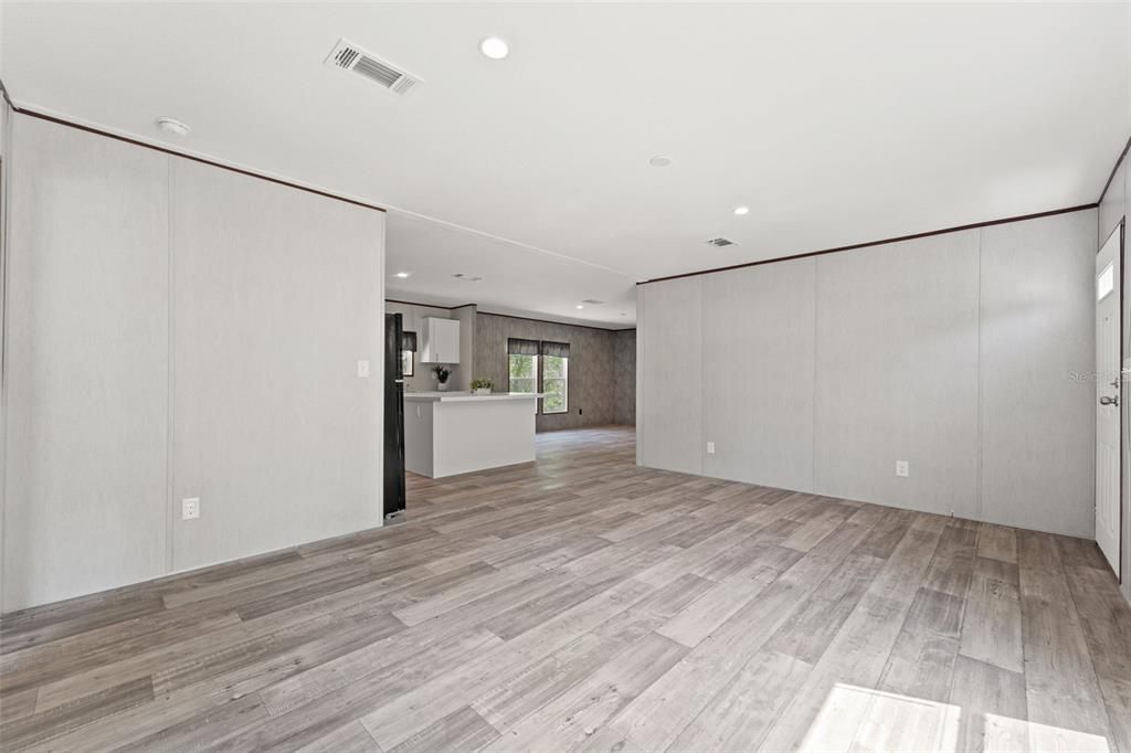For Sale: $250,000 (4 beds, 2 baths, 1456 Square Feet)