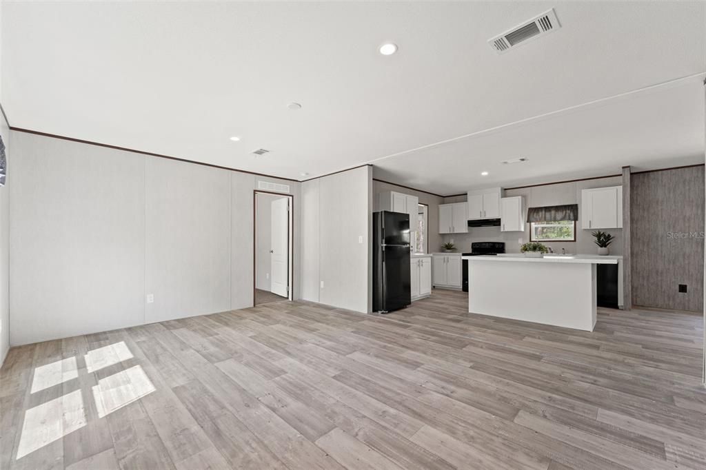 For Sale: $250,000 (4 beds, 2 baths, 1456 Square Feet)