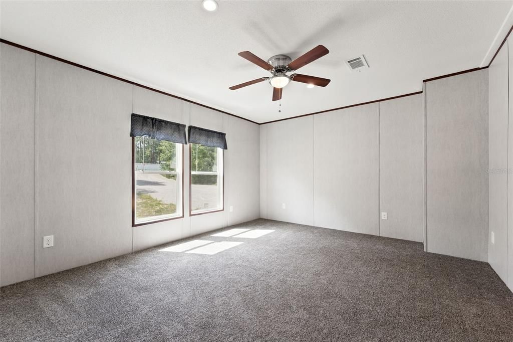 For Sale: $250,000 (4 beds, 2 baths, 1456 Square Feet)