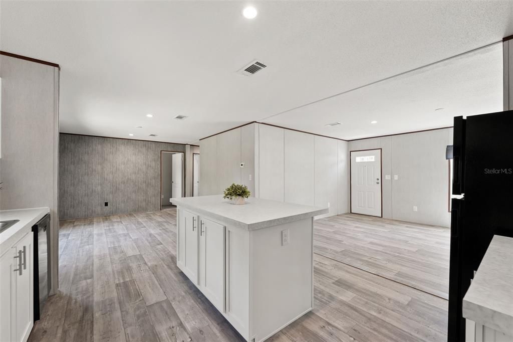 For Sale: $250,000 (4 beds, 2 baths, 1456 Square Feet)