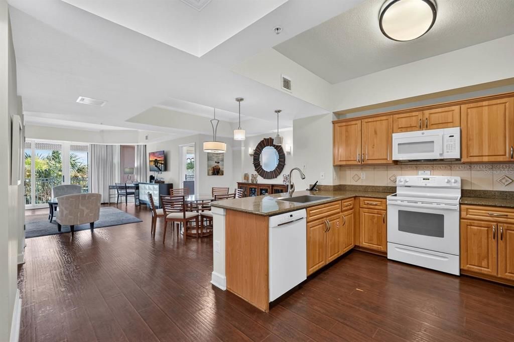 For Sale: $639,000 (3 beds, 3 baths, 1676 Square Feet)