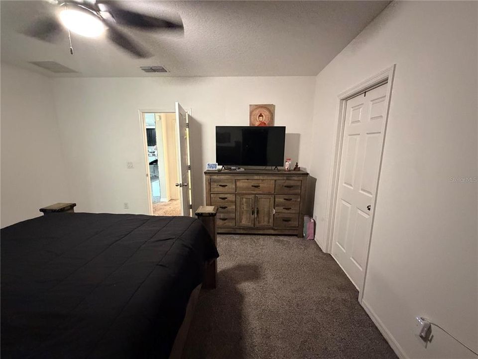 En Venta: $365,000 (4 camas, 2 baños, 1684 Pies cuadrados)