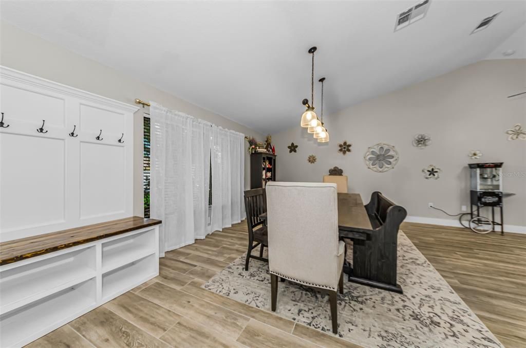 En Venta: $639,990 (4 camas, 2 baños, 2194 Pies cuadrados)