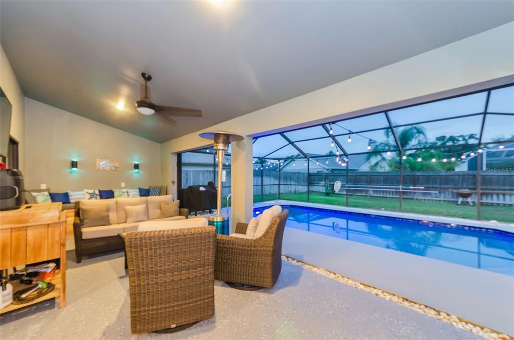 En Venta: $639,990 (4 camas, 2 baños, 2194 Pies cuadrados)