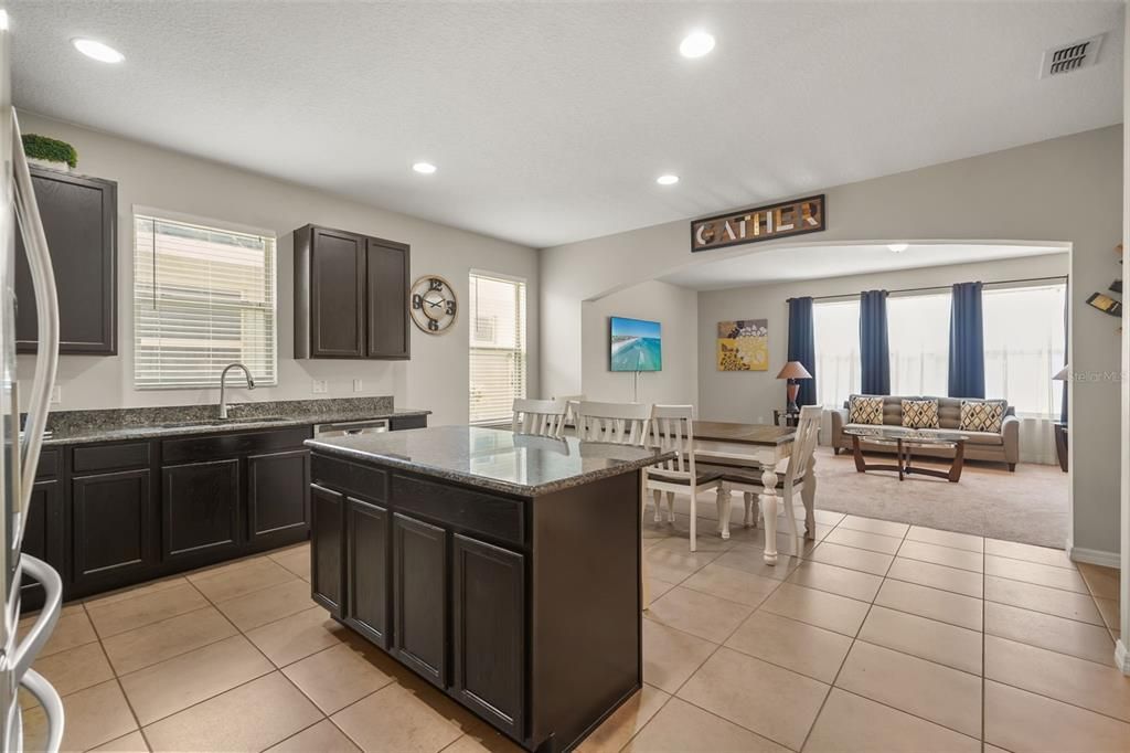 En Venta: $519,900 (5 camas, 3 baños, 3164 Pies cuadrados)