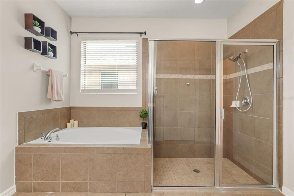 En Venta: $519,900 (5 camas, 3 baños, 3164 Pies cuadrados)