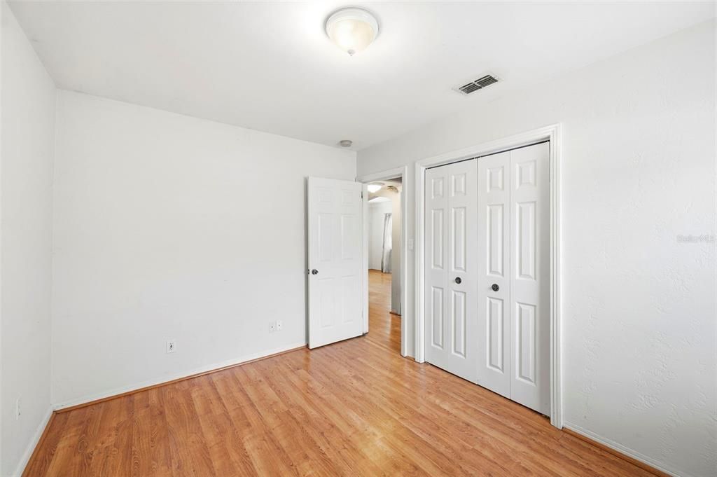 For Sale: $239,900 (2 beds, 1 baths, 1050 Square Feet)